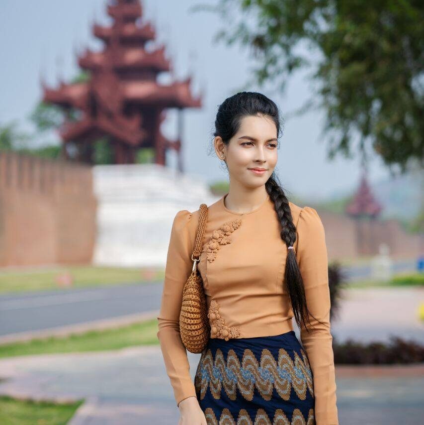 Po Hlyan founder in Mandalay